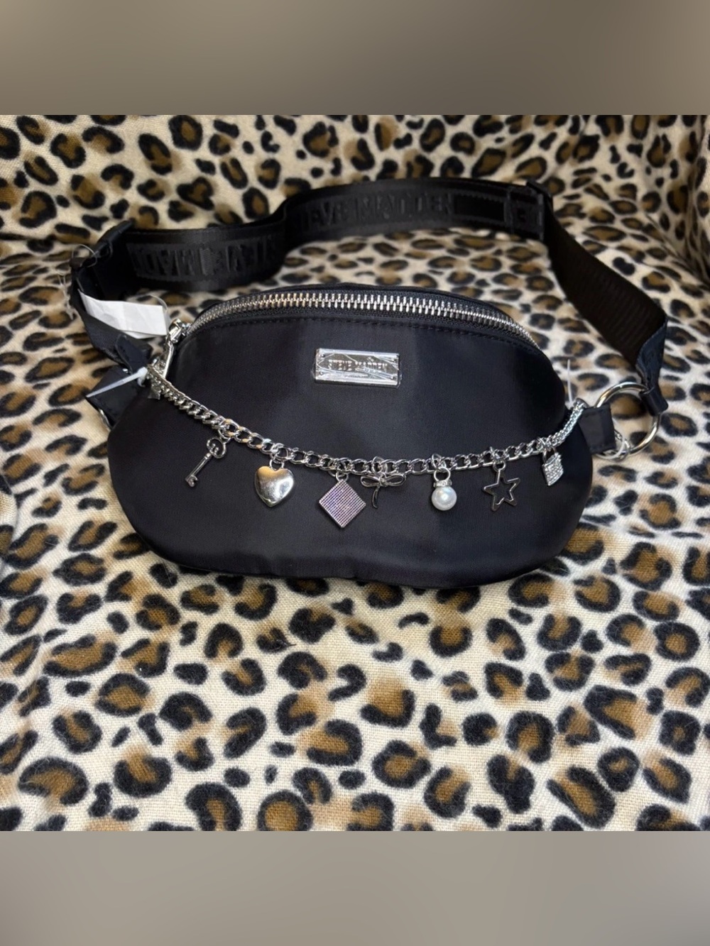 Steve Madden Fanny Pack Black w/Silver decorative bag chain New/been stored💜 - Picture 12 of 12